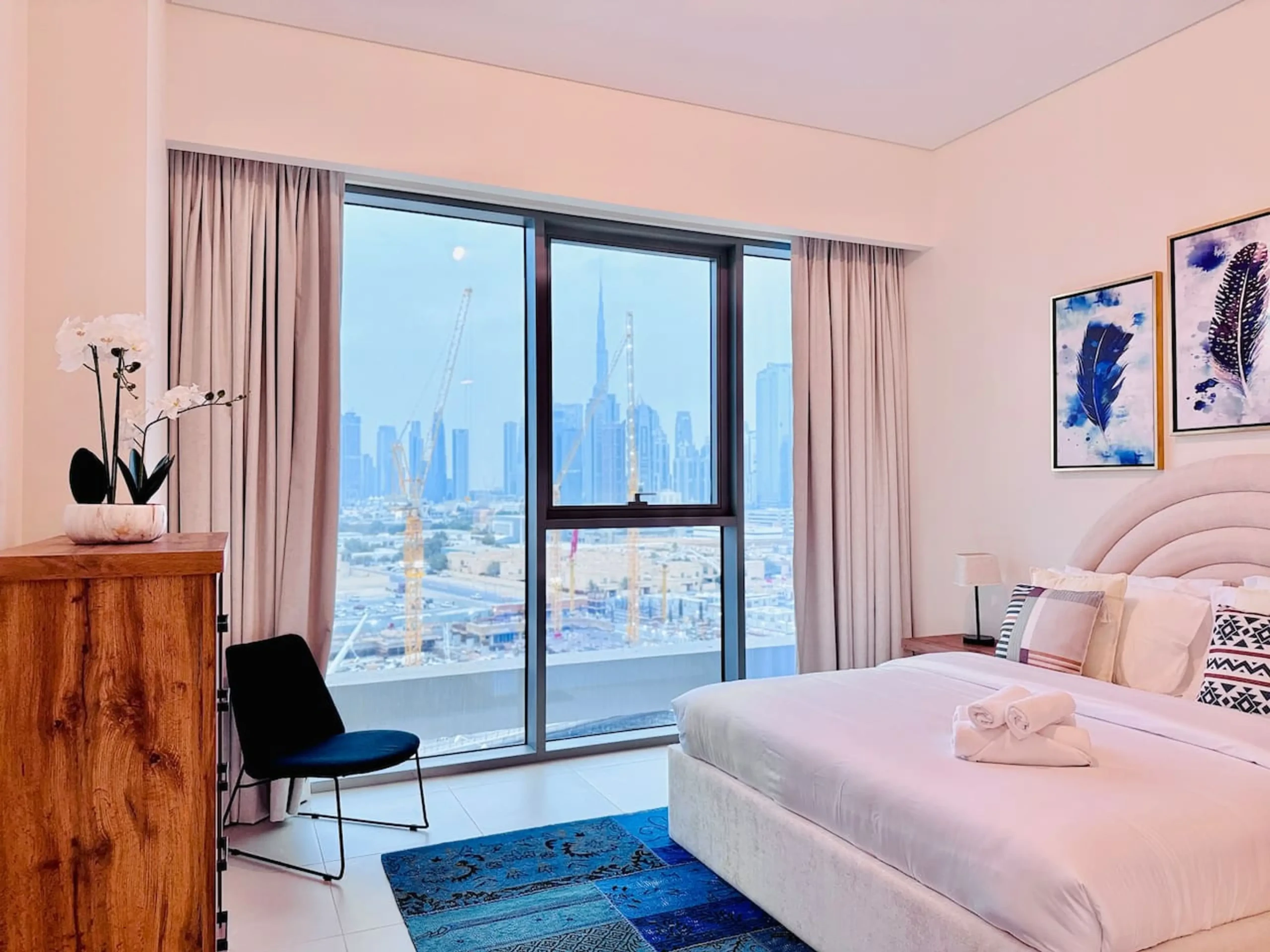 Canal Front Luxury 2BR Stay (18)
