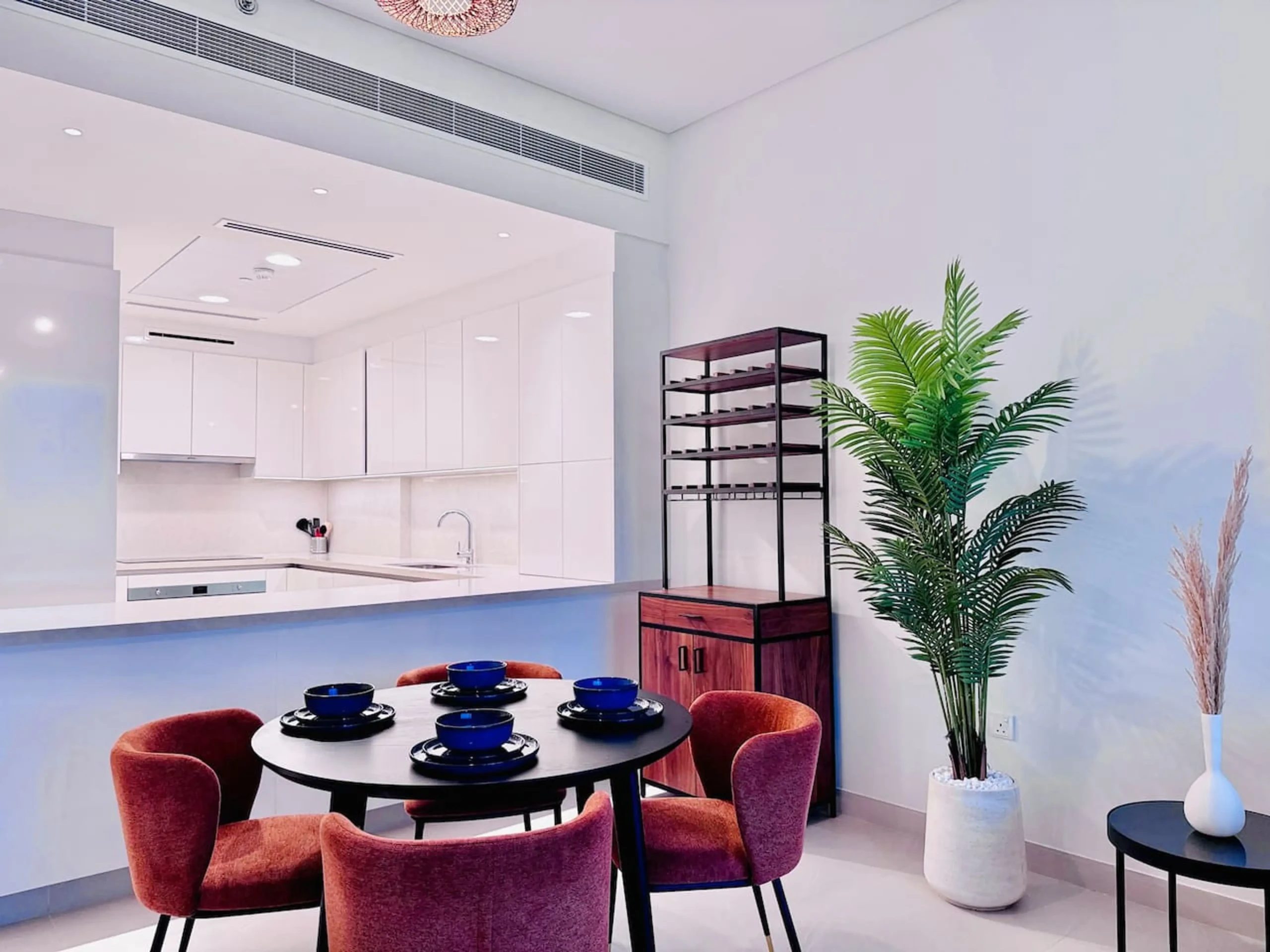 Canal Front Luxury 2BR Stay (23)
