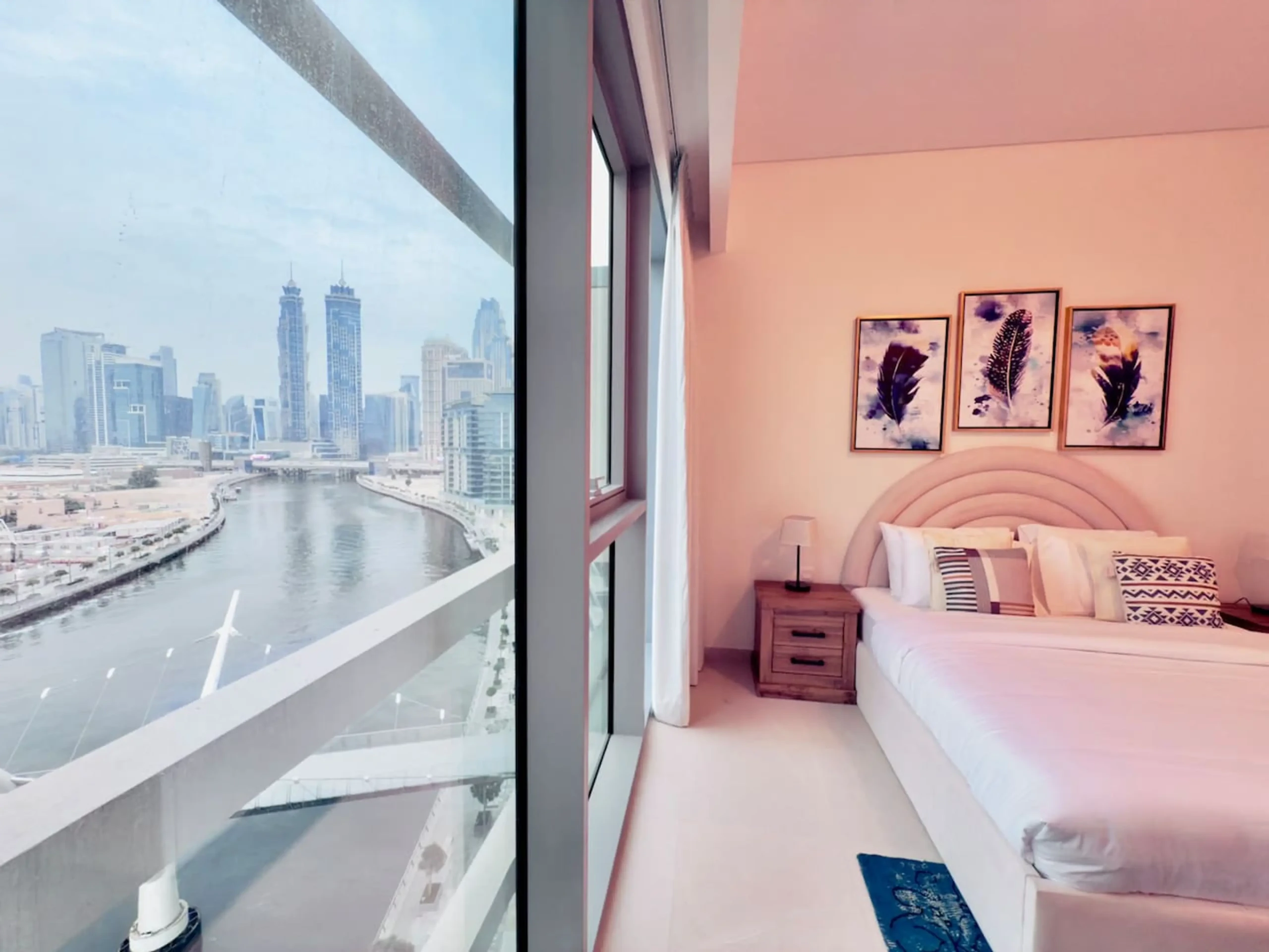 Canal Front Luxury 2BR Stay (27)