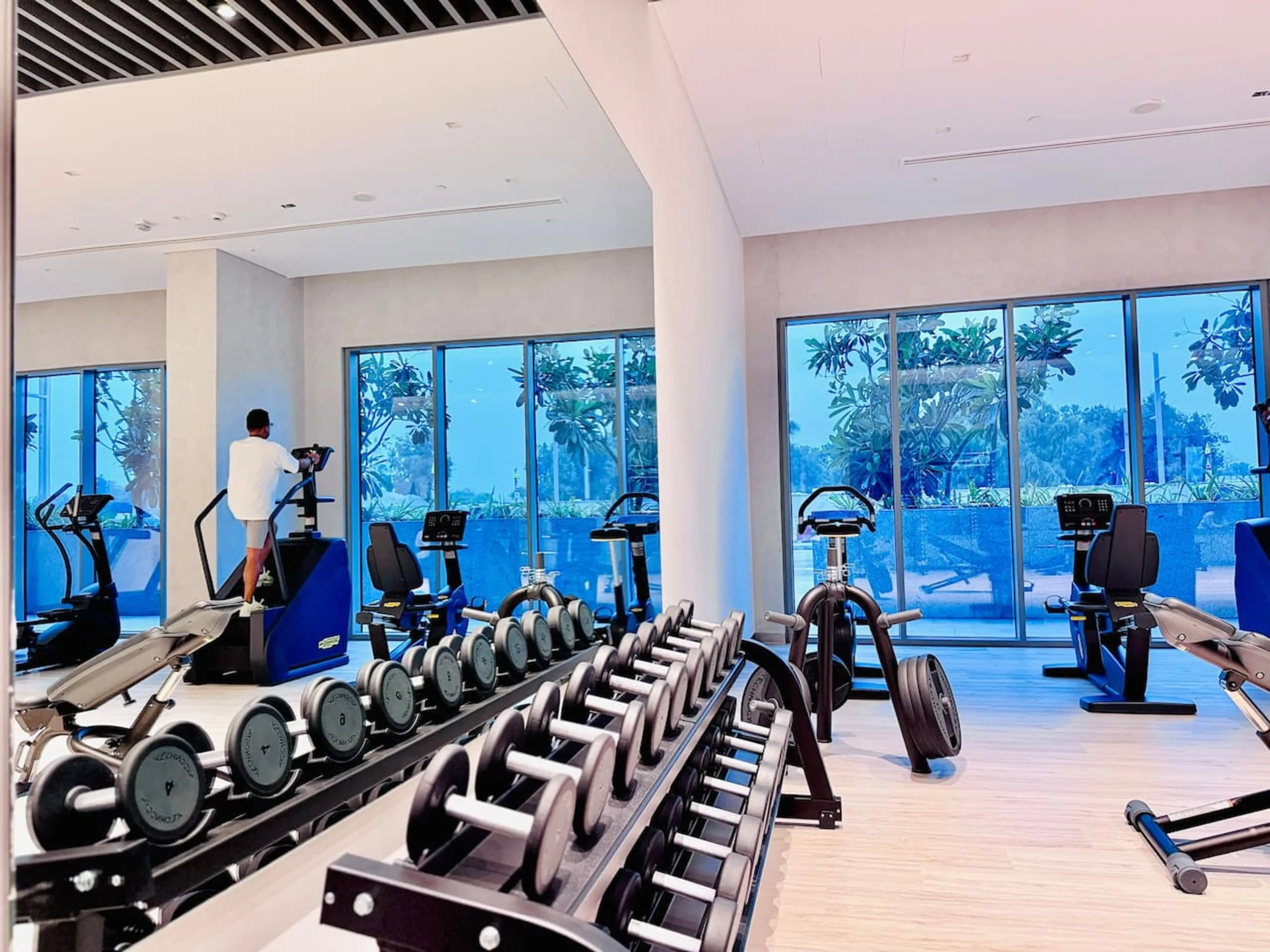 Canal Front Luxury 2BR Stay (4)