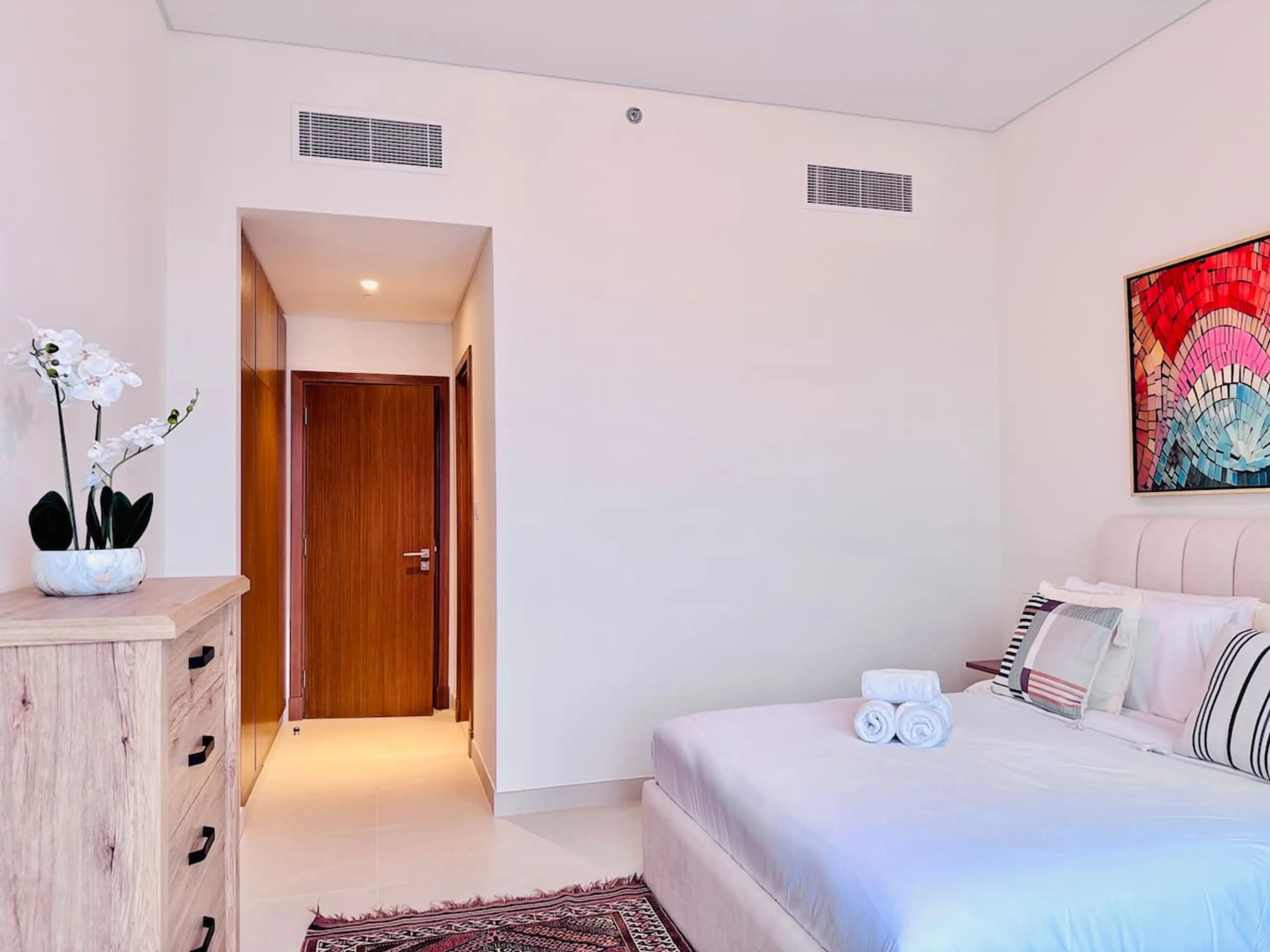 Canal Front Luxury 2BR Stay (46)