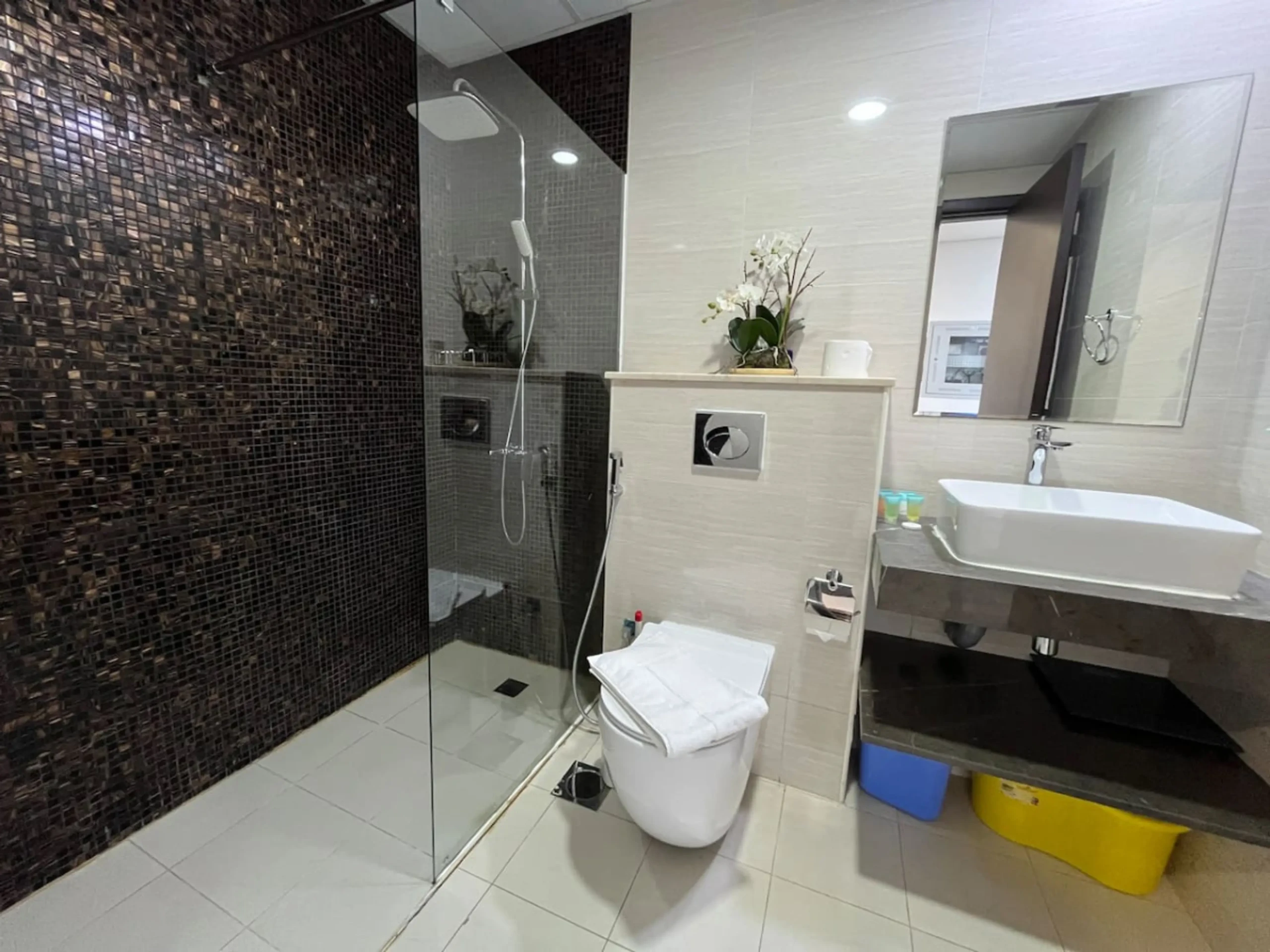 Elegant Studio, Laya Mansion JVC (3)