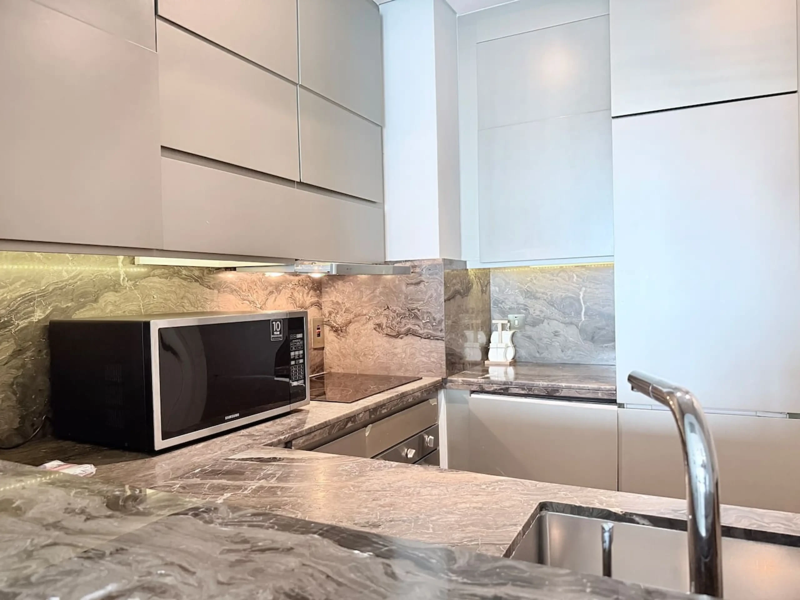 Fendi 1BR - Damac Heights (121)