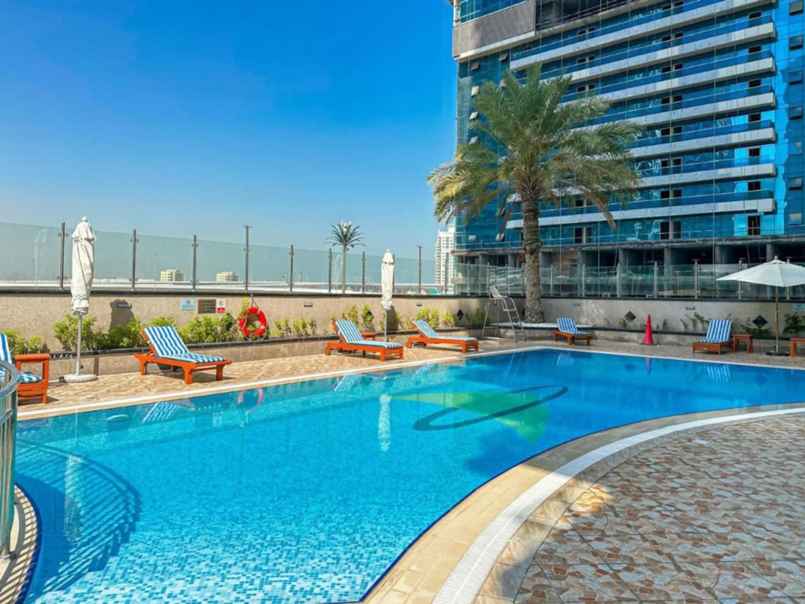 Lakeview One Bed in JLT (17)