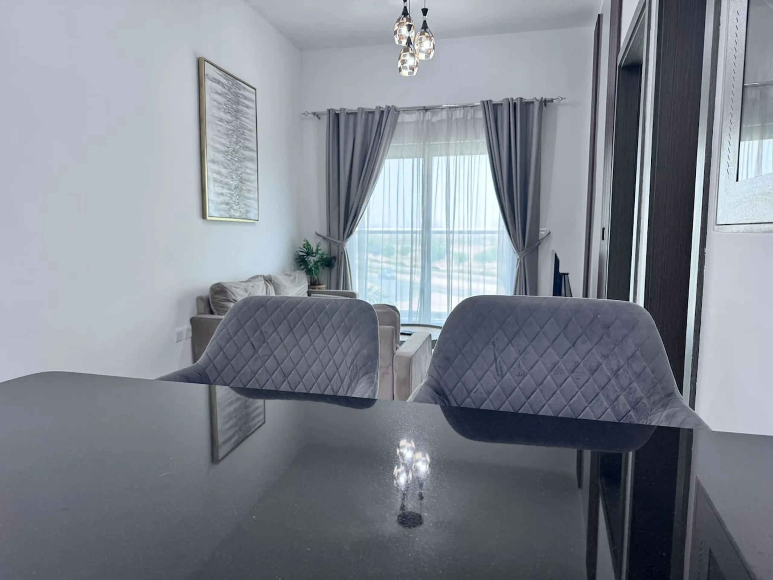 Modern 1BR Apt in Bella Rose DSP (12)