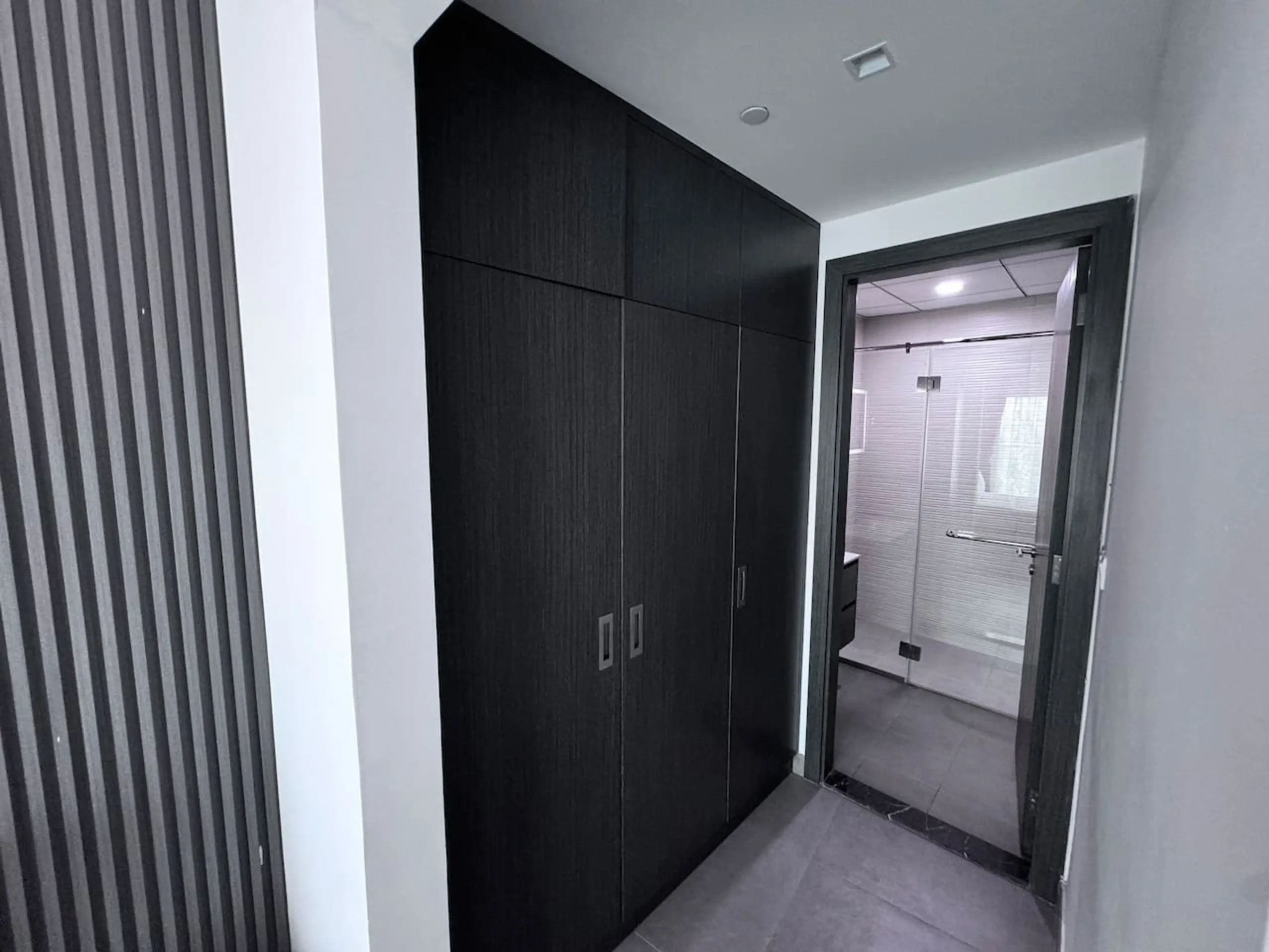Modern 1BR Apt in Bella Rose DSP (24)