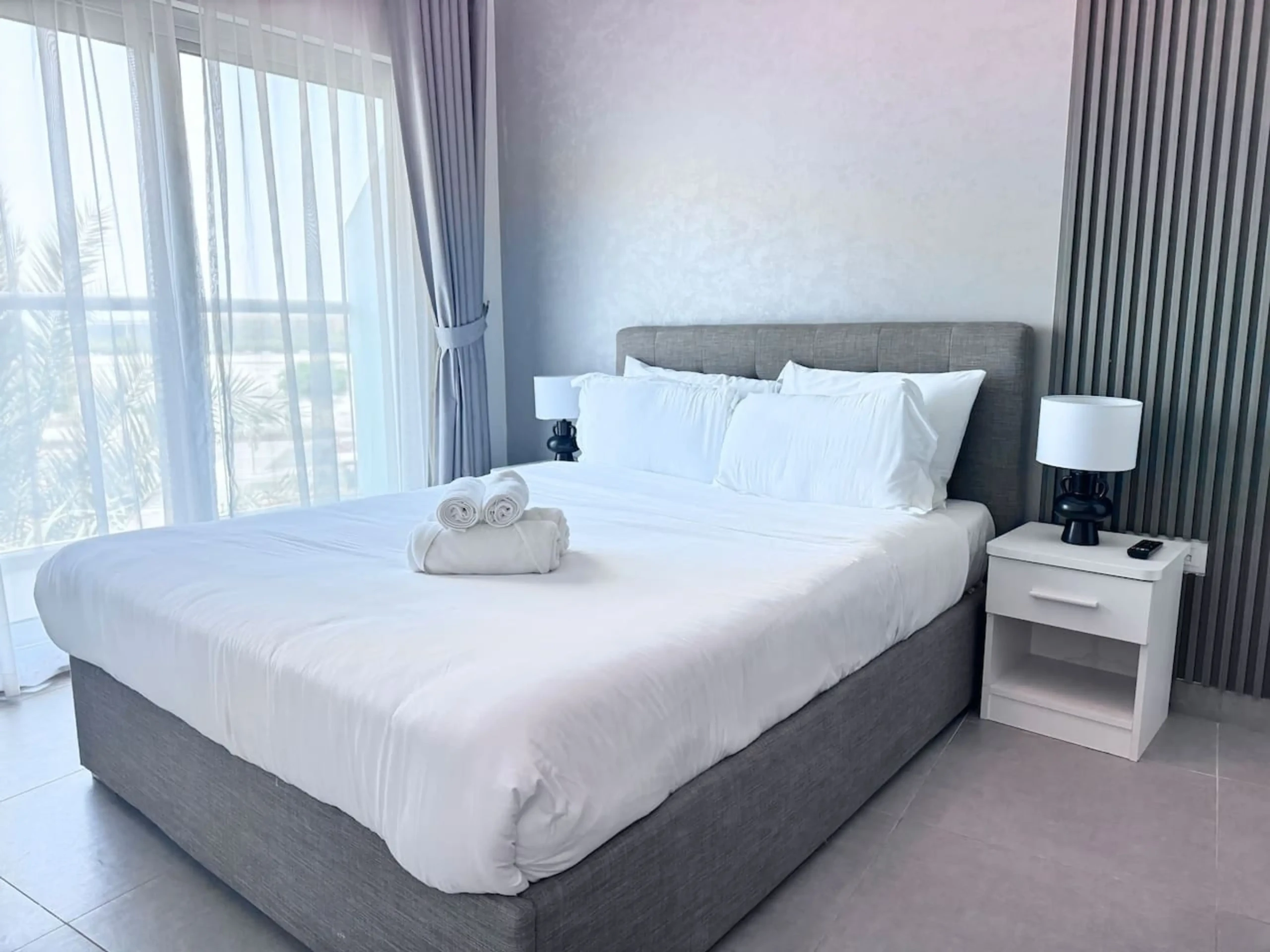 Modern 1BR Apt in Bella Rose DSP (28)