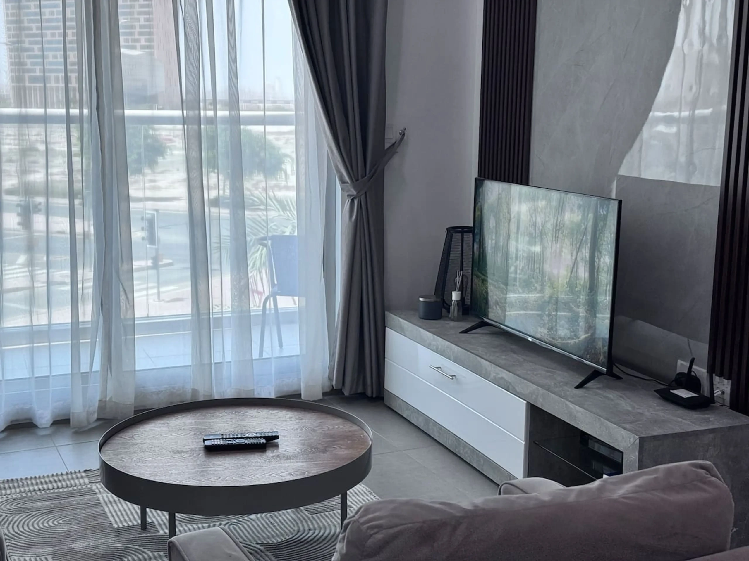 Modern 1BR Apt in Bella Rose DSP (53)