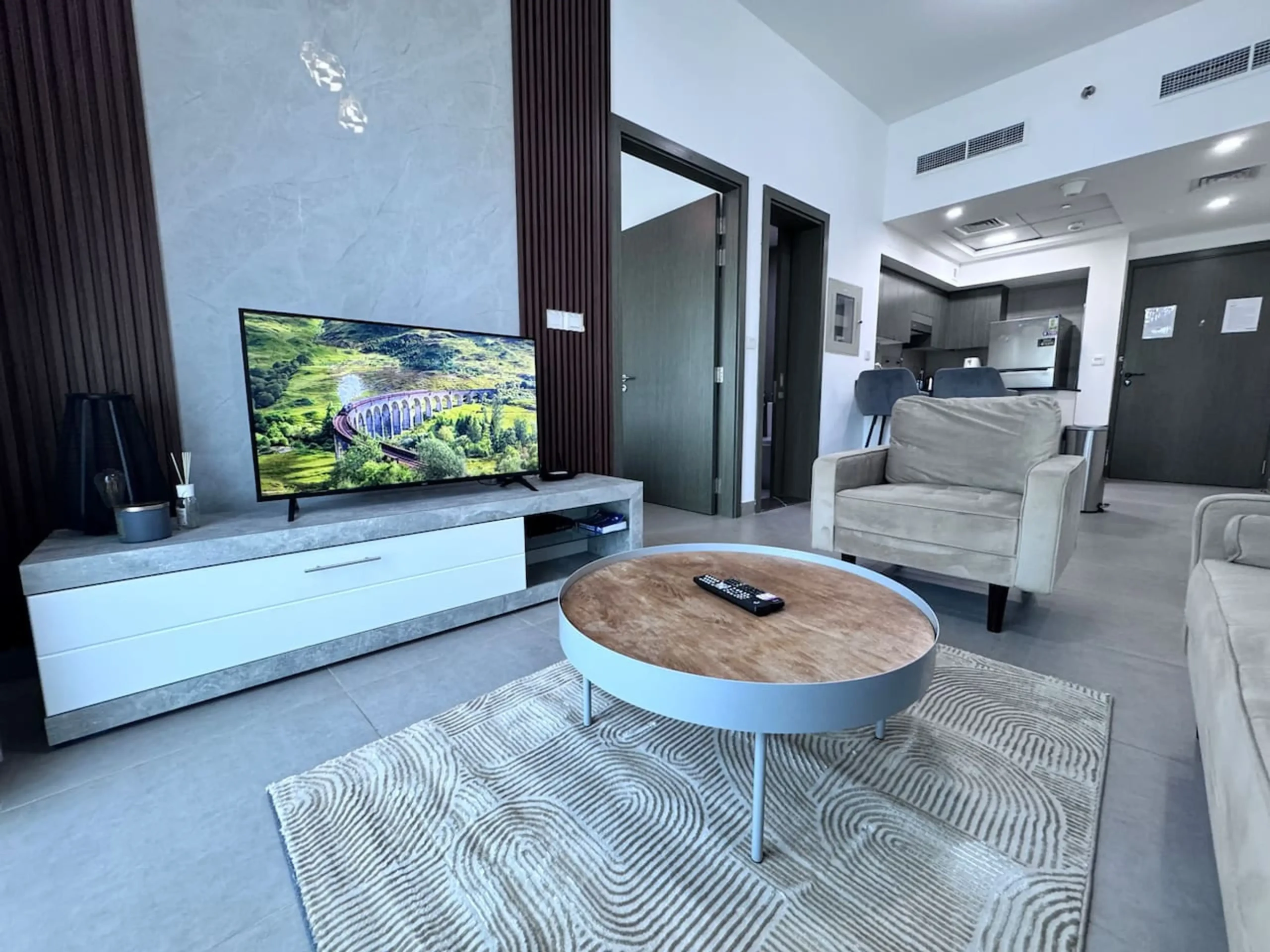 Modern 1BR Apt in Bella Rose DSP (6)